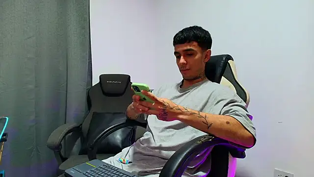 Snapshot of liorvante chatting on February 2026 03:26:01 AM liorvante online show from February 2026 03:26:01 AM