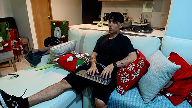 Snapshot of liorvante chatting on December 2025 03:22:02 AM liorvante online show from December 2025 03:22:02 AM