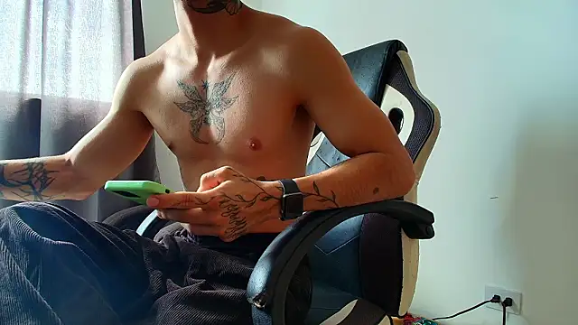 Snapshot of liorvante chatting on February 2026 03:07:01 PM liorvante online show from February 2026 03:07:01 PM