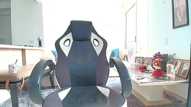 Snapshot of liorvante chatting on February 2026 02:47:02 PM liorvante online show from February 2026 02:47:02 PM