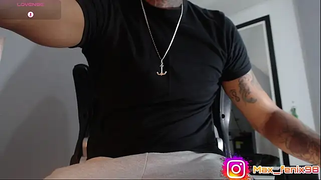 Snapshot of BASTIAN_NICOLAS_ chatting on May 2026 04:32:01 PM BASTIAN NICOLAS online show from May 2026 04:32:01 PM