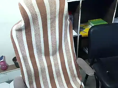 Snapshot of TwinklyBasket897 chatting on December 2025 03:22:02 PM TwinklyBasket897 online show from December 2025 03:22:02 PM