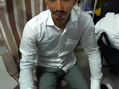 Snapshot of TwinklyBasket897 chatting on December 2025 04:50:02 PM TwinklyBasket897 online show from December 2025 04:50:02 PM