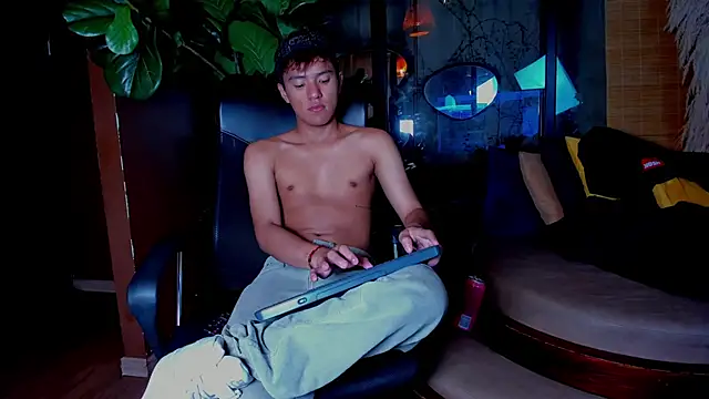 isaac grimm online show from April 2026 12:51:01 AM