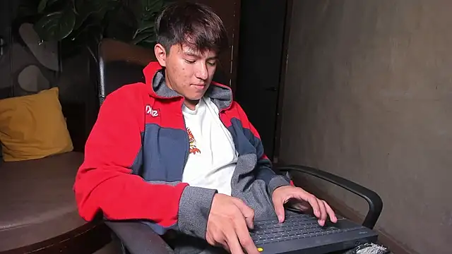 Snapshot of isaac_grimm chatting on February 2026 05:26:01 AM isaac grimm online show from February 2026 05:26:01 AM