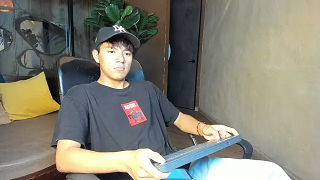 Snapshot of isaac_grimm chatting on February 2026 03:09:02 AM isaac grimm online show from February 2026 03:09:02 AM