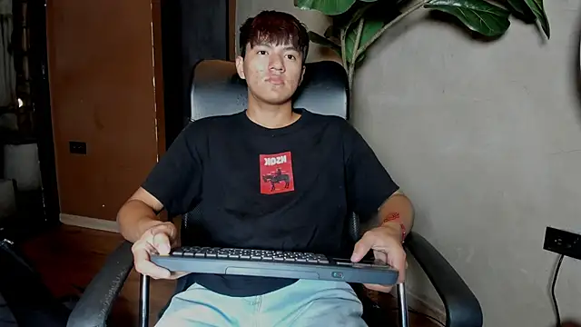 Snapshot of isaac_grimm chatting on February 2026 02:55:02 AM isaac grimm online show from February 2026 02:55:02 AM