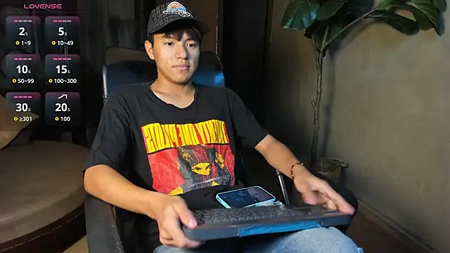 Snapshot of isaac_grimm chatting on February 2026 03:06:02 AM isaac grimm online show from February 2026 03:06:02 AM