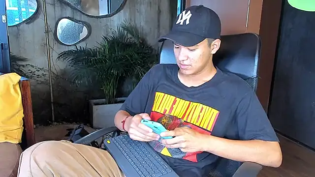 Snapshot of isaac_grimm chatting on January 2026 02:59:01 AM isaac grimm online show from January 2026 02:59:01 AM