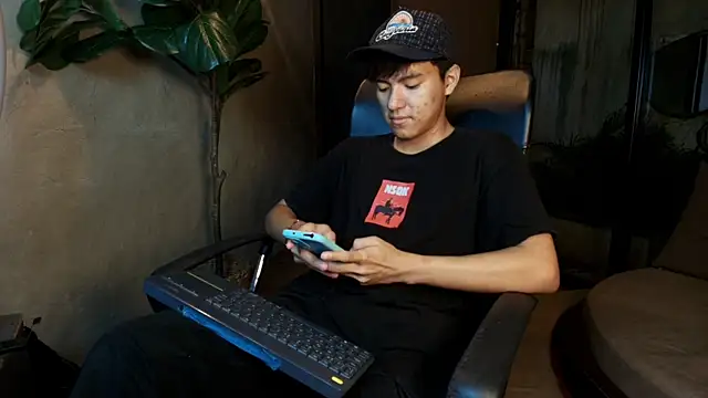 Snapshot of isaac_grimm chatting on March 2026 03:17:01 AM isaac grimm online show from March 2026 03:17:01 AM