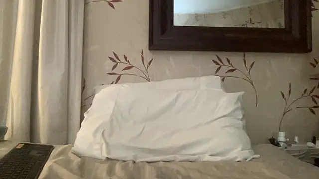 Snapshot of Tom03276 chatting on February 2026 03:39:01 AM Tom03276 online show from February 2026 03:39:01 AM