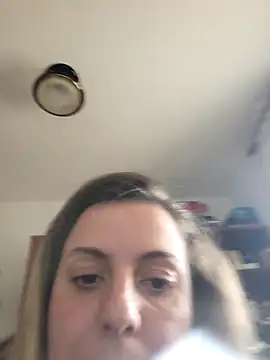 Snapshot of Sareyxon chatting on November 2025 12:49:01 PM Sareyxon online show from November 2025 12:49:01 PM