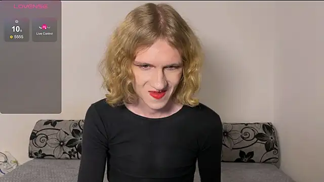 Snapshot of Avery_adam chatting on December 2025 10:27:02 PM Avery adam online show from December 2025 10:27:02 PM