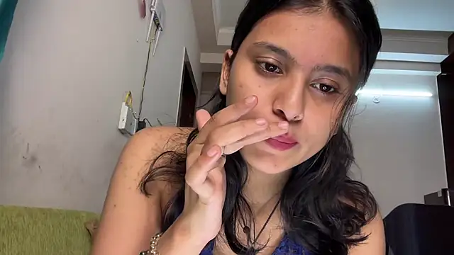 Piyyuu online show from April 2026 03:37:01 PM