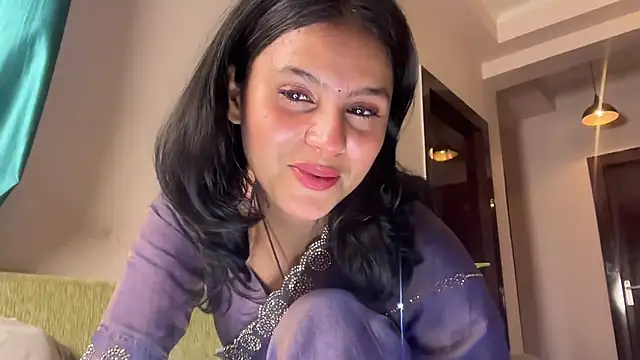 Piyyuu online show from April 2026 06:56:01 PM