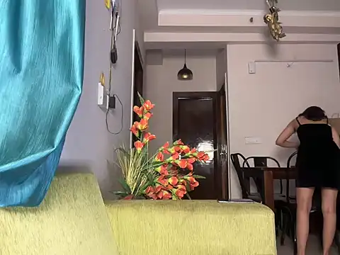 Piyyuu online show from May 2026 12:32:02 AM