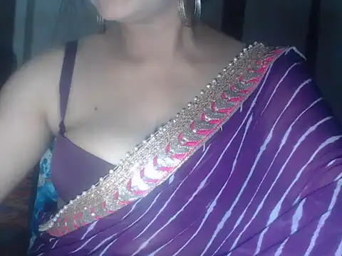 Hotronita123 online show from May 2026 05:40:01 PM