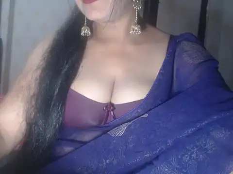 Hotronita123 online show from April 2026 05:36:01 PM