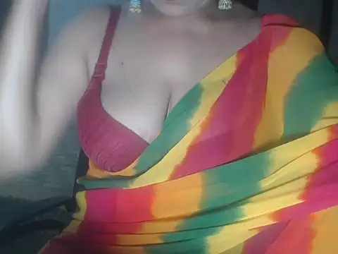 Hotronita123 online show from April 2026 05:08:02 PM