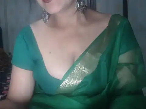 Hotronita123 online show from February 2026 05:19:02 PM