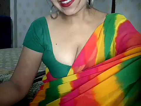 Snapshot of Hotronita123 chatting on June 2026 05:10:02 PM Hotronita123 online show from June 2026 05:10:02 PM