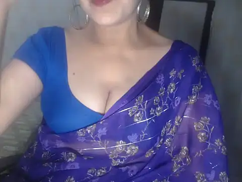 Hotronita123 online show from May 2026 05:27:01 PM