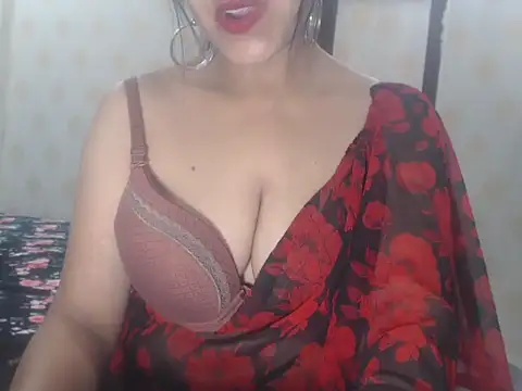 Hotronita123 online show from March 2026 05:32:01 AM
