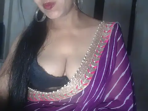 Hotronita123 online show from April 2026 05:30:01 PM