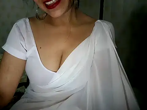 Snapshot of Hotronita123 chatting on June 2026 05:29:02 PM Hotronita123 online show from June 2026 05:29:02 PM