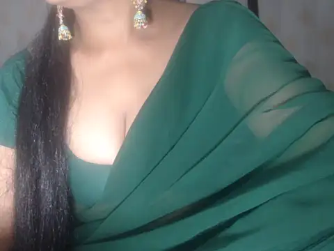 Hotronita123 online show from December 2025 05:29:02 PM