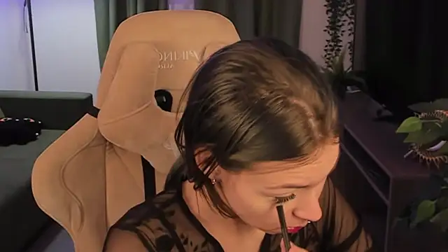 Snapshot of ReikoAckerman chatting on December 2025 05:46:02 AM ReikoAckerman online show from December 2025 05:46:02 AM