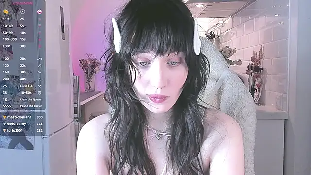 MePretty online show from March 2025 08:32:02 PM