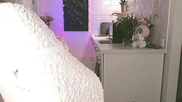 MePretty online show from March 2025 08:54:01 PM