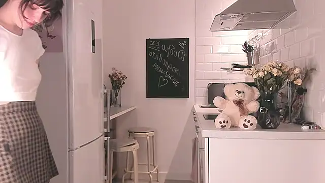 MePretty online show from December 2024 09:01:01 PM