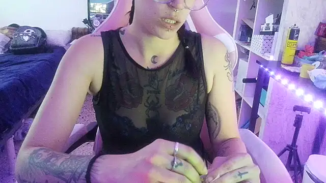 blackrose1997 online show from May 2026 10:43:01 AM