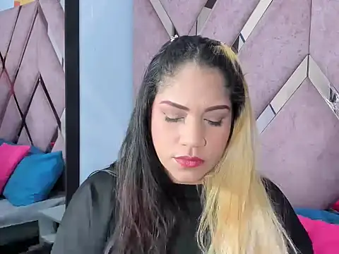 Faehlis   online show from December 2025 04:23:02 AM