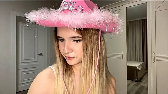 VikkiWittel online show from December 2025 05:55:02 PM