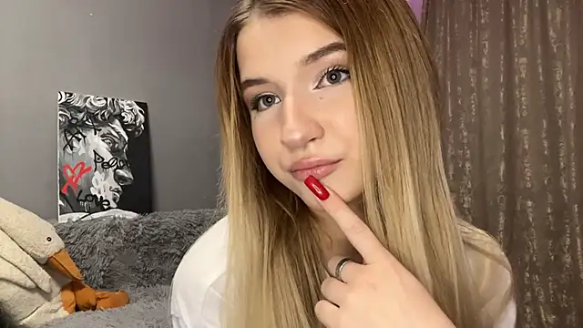 VikkiWittel online show from December 2025 05:01:01 PM