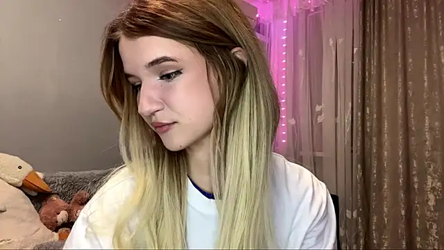 VikkiWittel online show from November 2025 06:41:02 PM