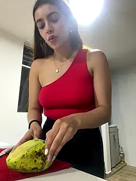 Snapshot of Julieta-8 chatting on December 2025 01:55:01 AM Julieta-8 online show from December 2025 01:55:01 AM