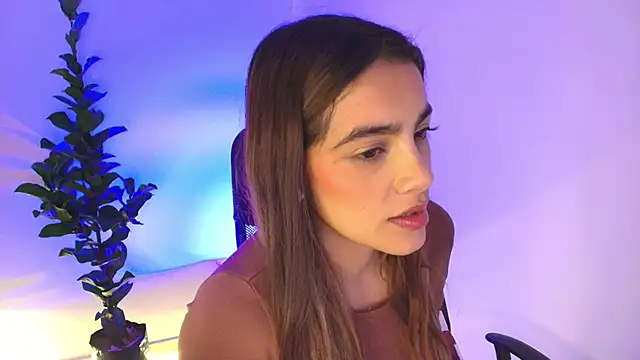 Snapshot of Julieta-8 chatting on February 2026 02:51:02 AM Julieta-8 online show from February 2026 02:51:02 AM