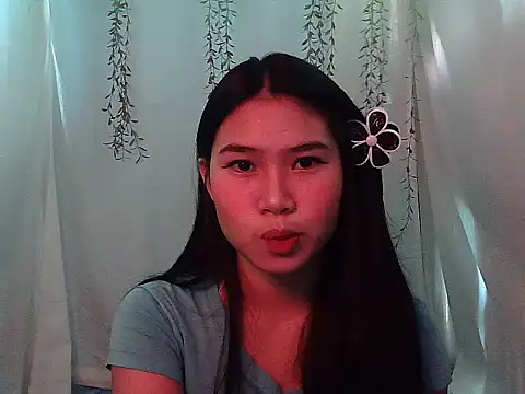 Snapshot of Allysonxx05 chatting on December 2025 05:11:01 AM Allysonxx05 online show from December 2025 05:11:01 AM