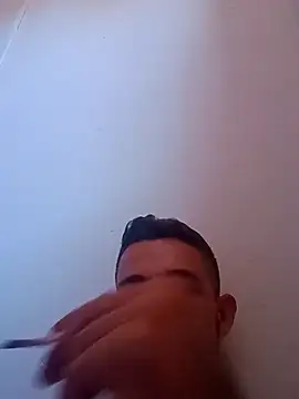 Snapshot of leonct chatting on November 2025 03:01:02 PM leonct online show from November 2025 03:01:02 PM