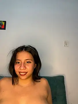 Snapshot of Moon-Party chatting on December 2025 08:10:02 PM Moon-Party online show from December 2025 08:10:02 PM