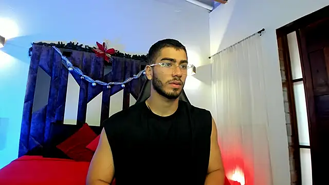 Franco banderas online show from December 2025 03:22:02 PM