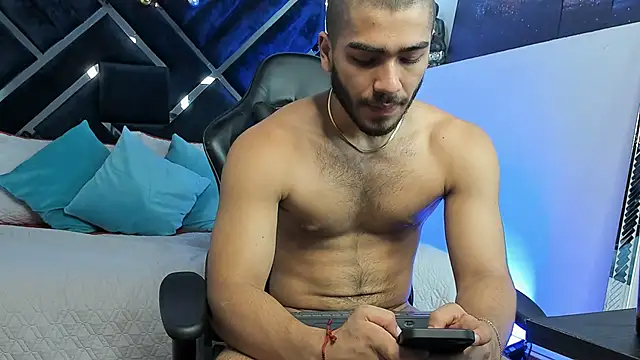 Franco banderas online show from December 2025 02:32:01 PM