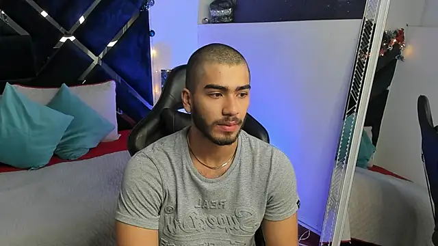 Franco banderas online show from December 2025 12:54:01 PM