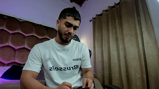 Franco banderas online show from February 2026 11:40:01 AM