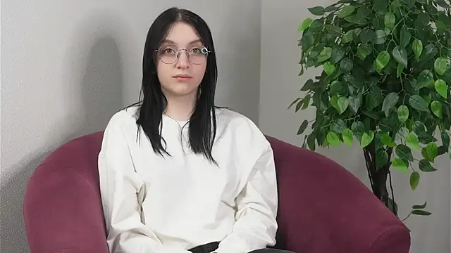 AmyDilox online show from December 2025 05:41:01 AM