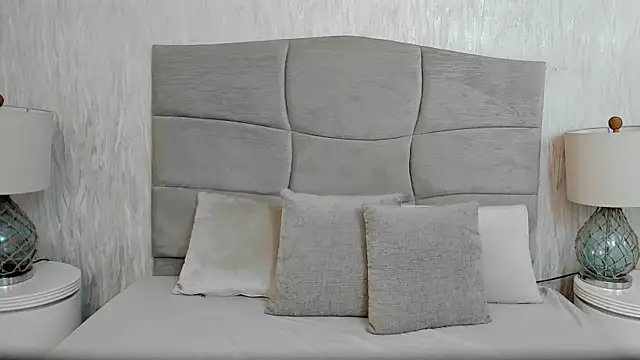 Naomii BDSM online show from February 2026 01:13:02 PM